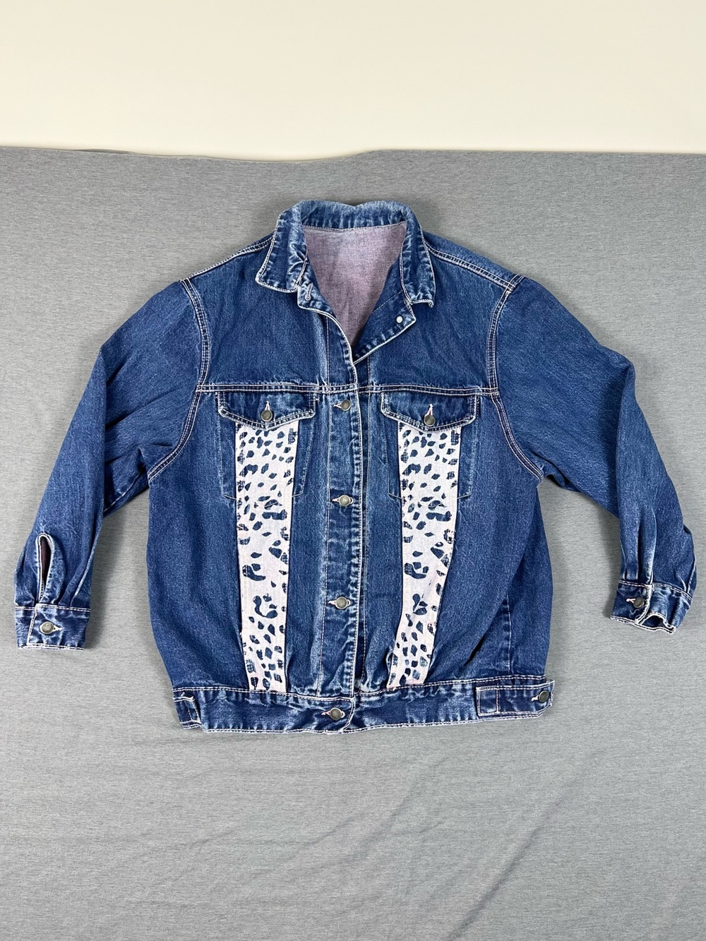 Wild Cat Tiger Denim Jacket with Leopard Back Panel - Picture 2 of 4